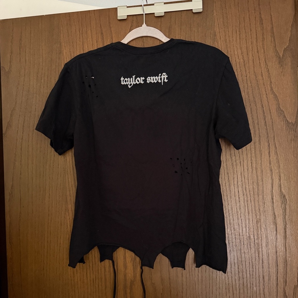 SOLD Taylor Swift Reputation Distressed Tee - Picture 2 of 9